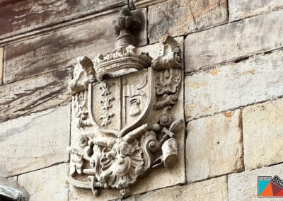 Escudo de los Quevedo en la Casa del Marqués de Cilleruelo