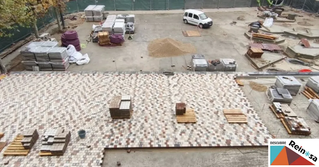 Noticias Reinosa La obra de la Plaza de España no tiene nada que ver con el avance de las grietas de los torreones